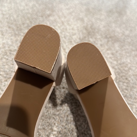 NEVERWORN woman’s rhinestone heel - Picture 9 of 10